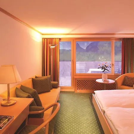 Metropol & 4* צרמט